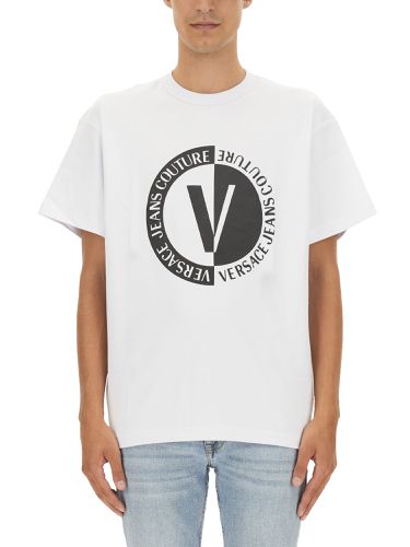 Logo print t-shirt - versace jeans couture - Modalova