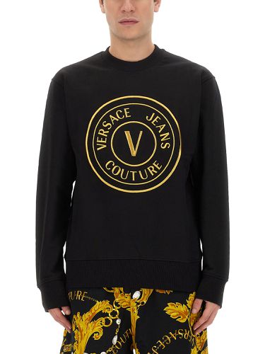 V-emblem" sweatshirt - versace jeans couture - Modalova