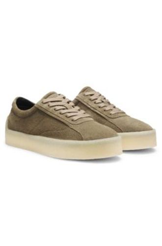 Chaussures derby en cuir suédé avec semelle extérieure en crêpe de gomme - HUGO - Modalova