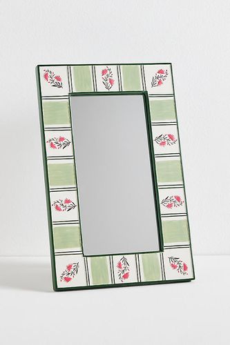 Auban Petite Gallery Mirror en Green chez - Anthropologie - Modalova