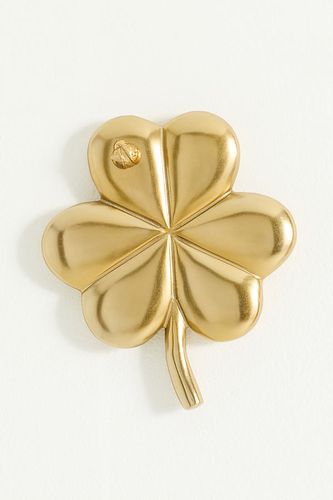 Clover Gallery Wall Charm chez - Anthropologie - Modalova