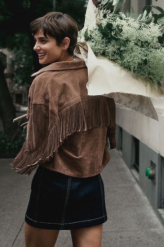 Veste à franges en suédine en taille: XS chez Anthropologie - BLANKNYC - Modalova