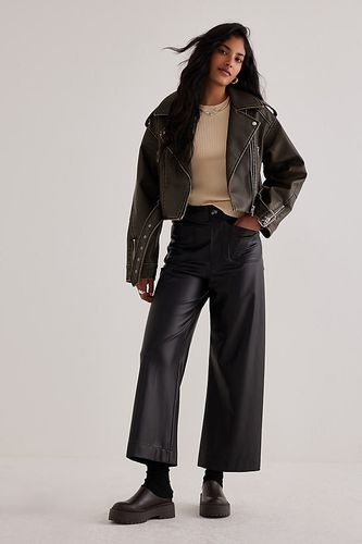 Pantalon court en cuir synthétique vegan The Colette Maeve par en taille: 29 chez Anthropologie - La collection Colette de Maeve - Modalova