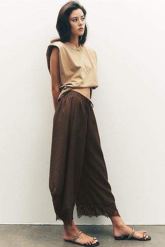 Pantalon court à ourlet en dentelle en taille: L - By Anthropologie - Modalova