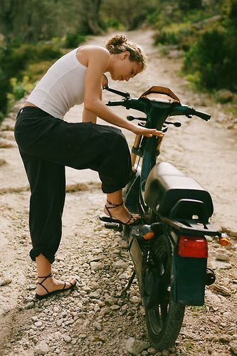 Pantalon utilitaire Aero par en taille: 25 chez Anthropologie - Pilcro - Modalova