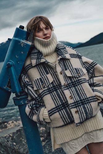 Shacket en sherpa à carreaux en taille: XS chez Anthropologie - Pilcro - Modalova