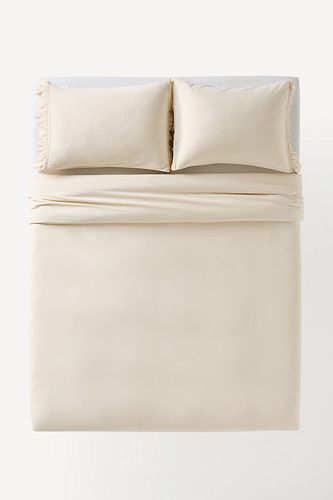 Ruffled Organic Spa Sateen Duvet Cover en White chez - Anthropologie - Modalova