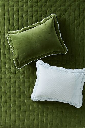Taies d'oreiller festonnées en velours de coton uni Abbott, ensemble de 2 en Green chez - Anthropologie - Modalova