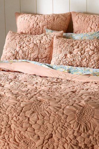 Couvre-lit matelassé floral en jersey de coton Dahlia chez - Anthropologie - Modalova