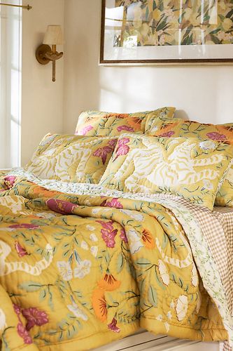 Collection de couvre-lits matelassés imprimés en voile de coton 100% en Yellow taille: Eu kng qlt chez - Anthropologie - Modalova