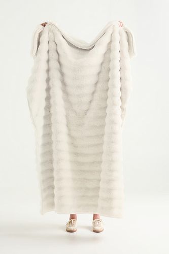 Couverture en fausse fourrure double face Selena taille: 60 x 70 chez - Anthropologie - Modalova