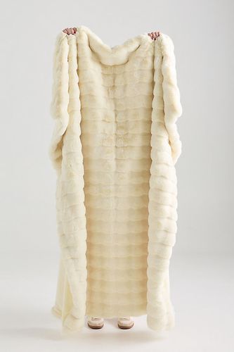 Couverture en fausse fourrure sculptée à festons taille: 60 x 70 chez - Anthropologie - Modalova