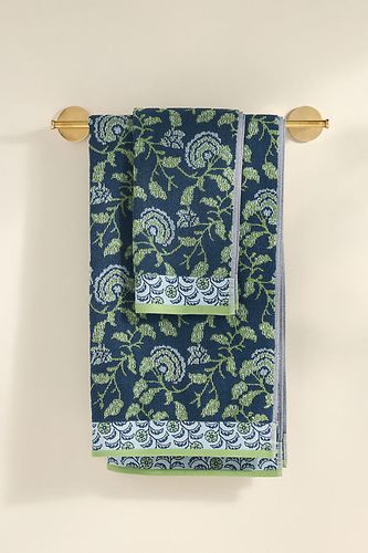 Collection de serviettes en tissu éponge jacquard de coton Vivi en Blue chez - Anthropologie - Modalova