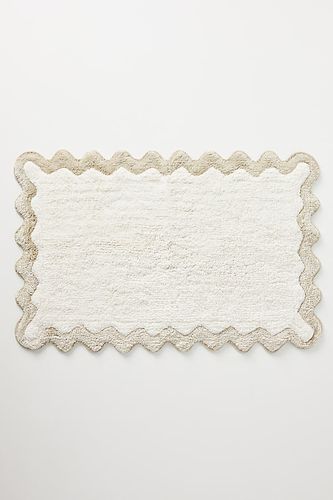 Tapis de bain festonné Ernestine par en Beige taille: L chez Anthropologie - Maeve - Modalova
