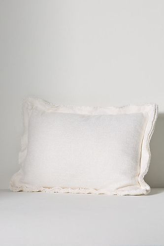 Luxe Linen Blend Cushion en White taille: 14" x 20" chez - Anthropologie - Modalova