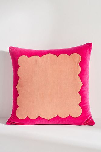 Coussin carré avec appliqué Vanya en Pink taille: 20 in sq - Par Anthropologie - Modalova