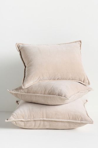 Coussin Trova en velours chez - Anthropologie - Modalova