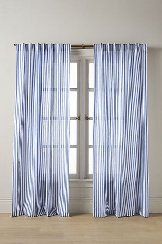 Rideau à rayures festonnées en jacquard de coton Solenne en Blue taille: 50 x 84 chez - Anthropologie - Modalova