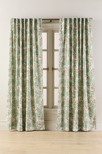 Rideau fleuri imprimé en coton Frida en Green taille: 108" chez - Anthropologie - Modalova