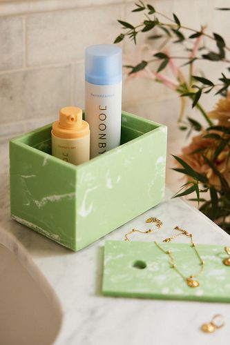 Boîte à brouillard en résine en Blue taille: S chez Anthropologie - Ferm Living - Modalova