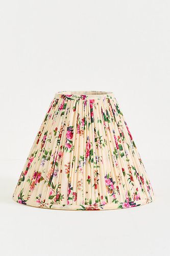 Abat-jour imprimé Empire froncé en Pink taille: 12" chez - Anthropologie - Modalova