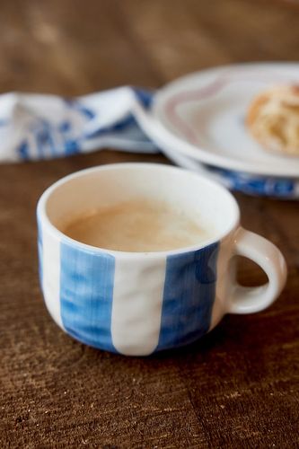 Marinière Cappuccino Mug en Blue chez Anthropologie - Anna + Nina - Modalova