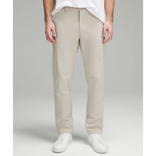 – Pantalon chino ABC coupe classique Coton VersaTwill extensibles – 86 cm – Taille 40 - lululemon - Modalova