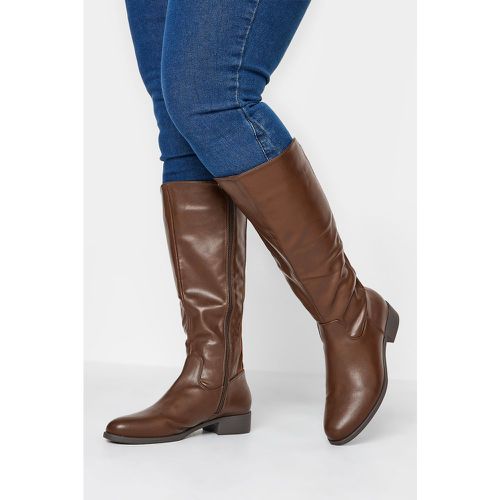 Bottes Effet Cuir Talons Courts Pieds Larges E & Extra Larges eee - Yours - Modalova