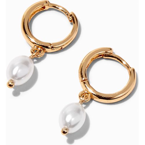 Boucles d’oreilles huggies en perles d’imitation 10 mm couleur - Claire's - Modalova