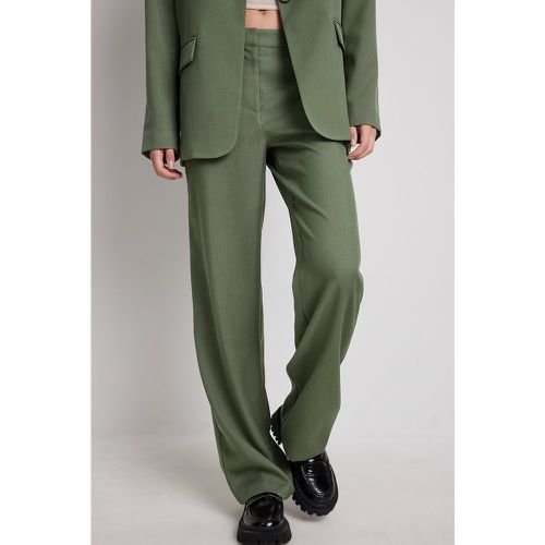 Pantalon de costume classique - Green - Ida Carlsson x NA-KD - Modalova