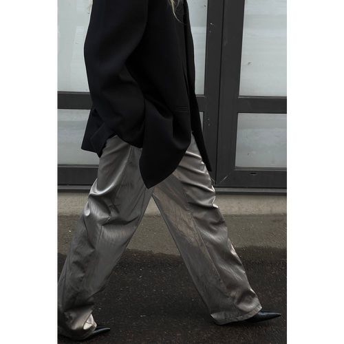 Pantalon lâche avec taille mi-haute - Silver - Handpicked x NA-KD - Modalova