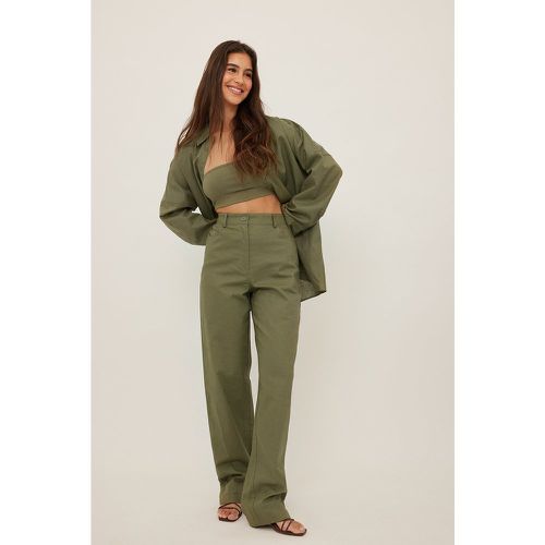 Pantalon droit long en lin mélangé - Green - Romee Strijd x NA-KD - Modalova