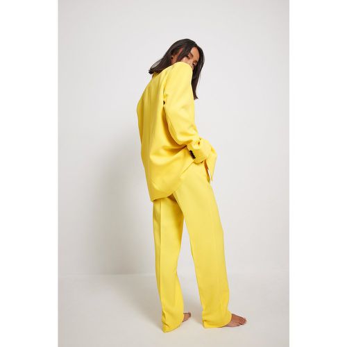 Pantalon de costume droit recyclé - Yellow - NA-KD Trend - Modalova