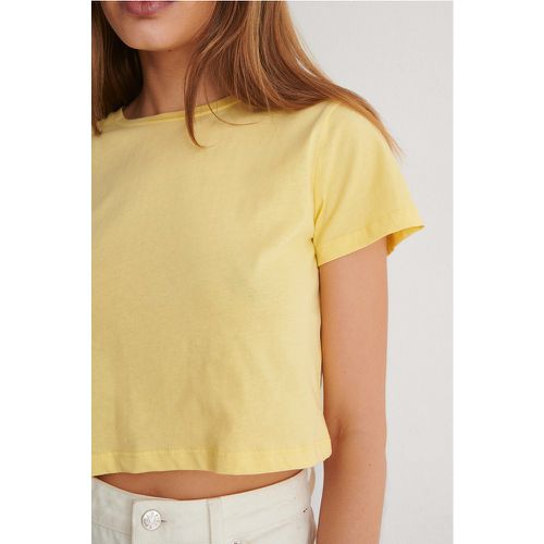 Trendyol T-Shirt Court - Yellow - Trendyol - Modalova