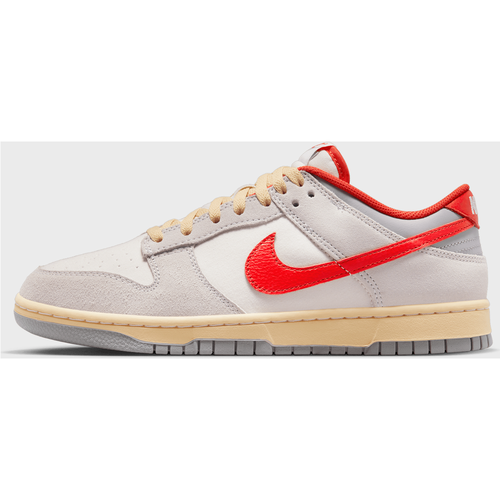 Dunk Low SE, , Footwear, sail/picante/red/photon dust, taille: 40.5 - Nike - Modalova