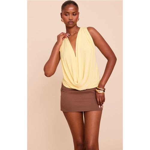 Top moulant doublé jaune beurre à col bénitier plongeant - PrettyLittleThing - Modalova