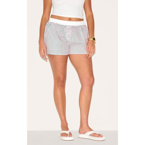 Plus Short en popeline de coton à fines rayures et bande contrastante sur la taille - PrettyLittleThing - Modalova