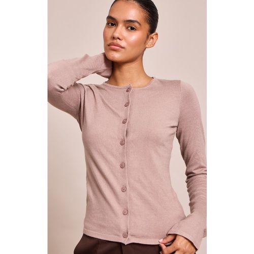 Cardigan en maille fine à boutons | Taille Large - PrettyLittleThing - Modalova