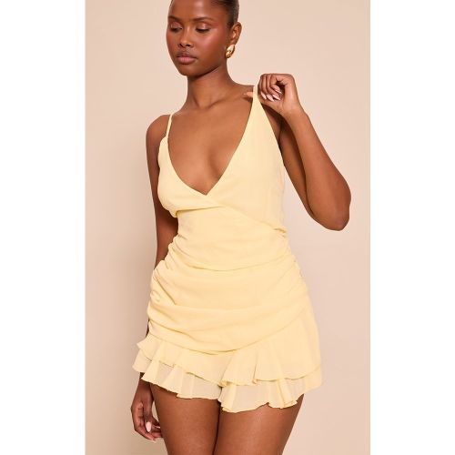 Combishort texturé à col en V et volants - PrettyLittleThing - Modalova