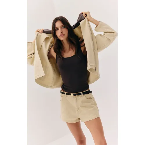 Mini short en jean à taille haute - PrettyLittleThing - Modalova