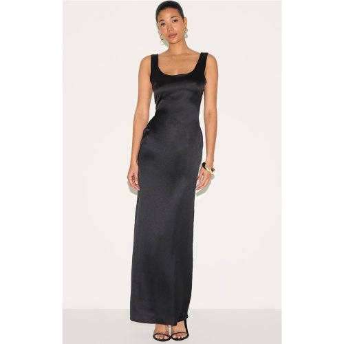 Robe mi-longue en matière satinée à encolure dégagée - PrettyLittleThing - Modalova