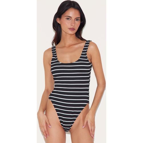 Maillot de bain crêpé et blanc à dos nu - PrettyLittleThing - Modalova
