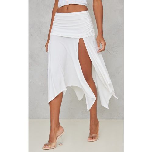 Jupe mi-longue douce blanche asymétrique froncée - PrettyLittleThing - Modalova