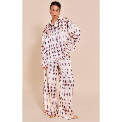 Pantalon large satiné imprimé coquillages - PrettyLittleThing - Modalova