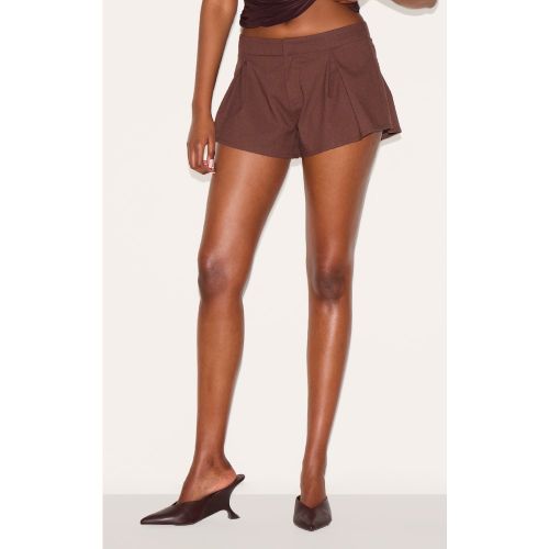 Short de tailleur en effet lin mélangé plissé - PrettyLittleThing - Modalova