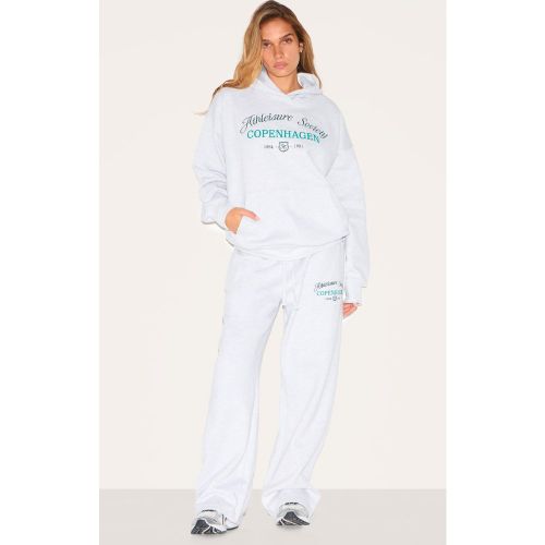 Jogging droit deluxe brodé "New York" - PrettyLittleThing - Modalova