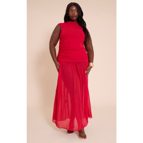 Plus Robe longue en mousseline de soie froncée sans manches à taille tombante | Taille 48 - PrettyLittleThing - Modalova