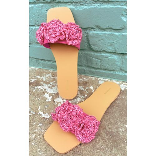 Sandales carrées en suédine à fleur en crochet - PrettyLittleThing - Modalova