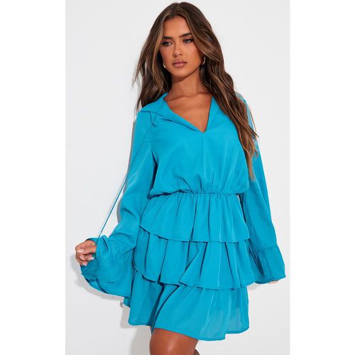 Robe droite en satin à volants et détail noeud - PrettyLittleThing - Modalova