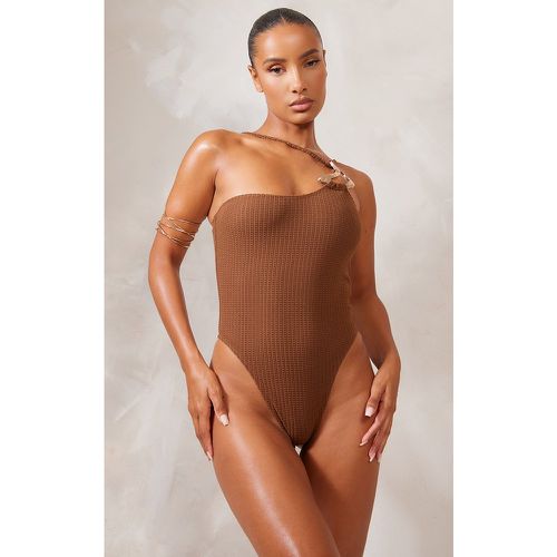 Maillot de bain asymétrique en maille gaufrée à empiècements dorés - PrettyLittleThing - Modalova